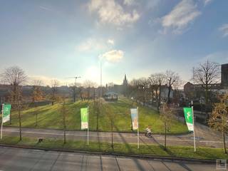 Bezoek na afspraak met IMMOBOSS per e-mail: ronse@immoboss.be Res. Park & Bruul kan u terugvinden op een toplocatie te Ronse, pal in de stadskern aan...