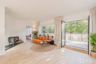 Langs de prachtige Acacialaan bevindt zich deze alleenstaande villa te koop, gelegen op slechts enkele minuten van de Zeedijk en vlakbij...