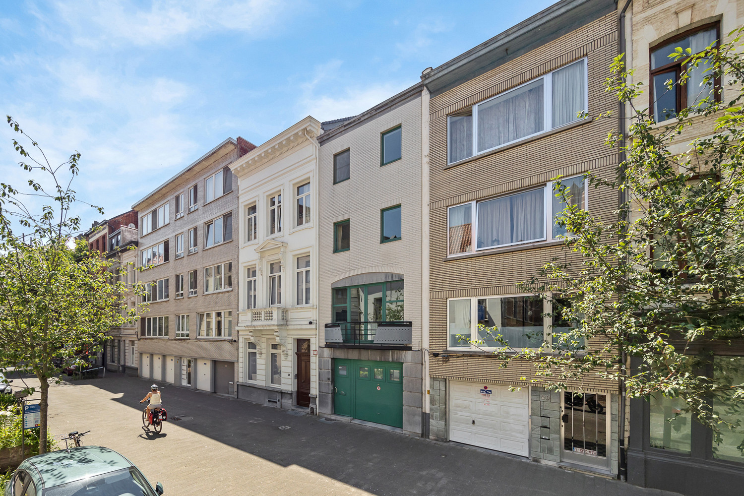 MATCHED: kevin@wellimmo.net voor meer info! Een oase van rust in hartje Antwerpen: Ruime stadswoning met prachtige tuin, garage én praktijkmogelijkheid - photo 2