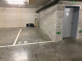 Bent u op zoek naar een veilige en comfortabele parkeeroplossing in Leuven? Deze ondergrondse parkeerplaats is gelegen in een recent en modern...