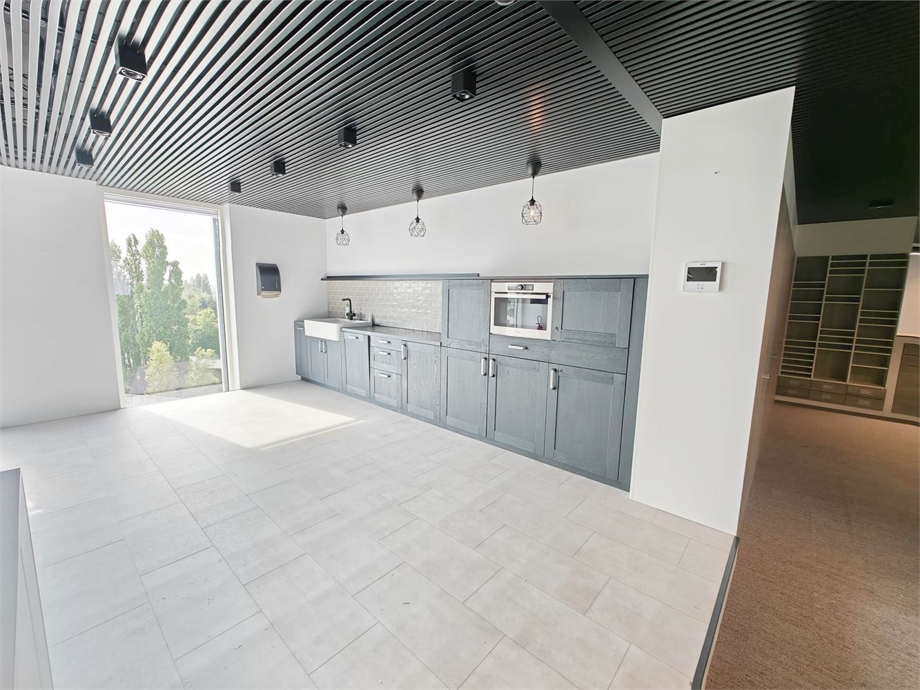 RECENTE KANTOREN INCL. 9 PARKINGS NAAST E40 - foto 5