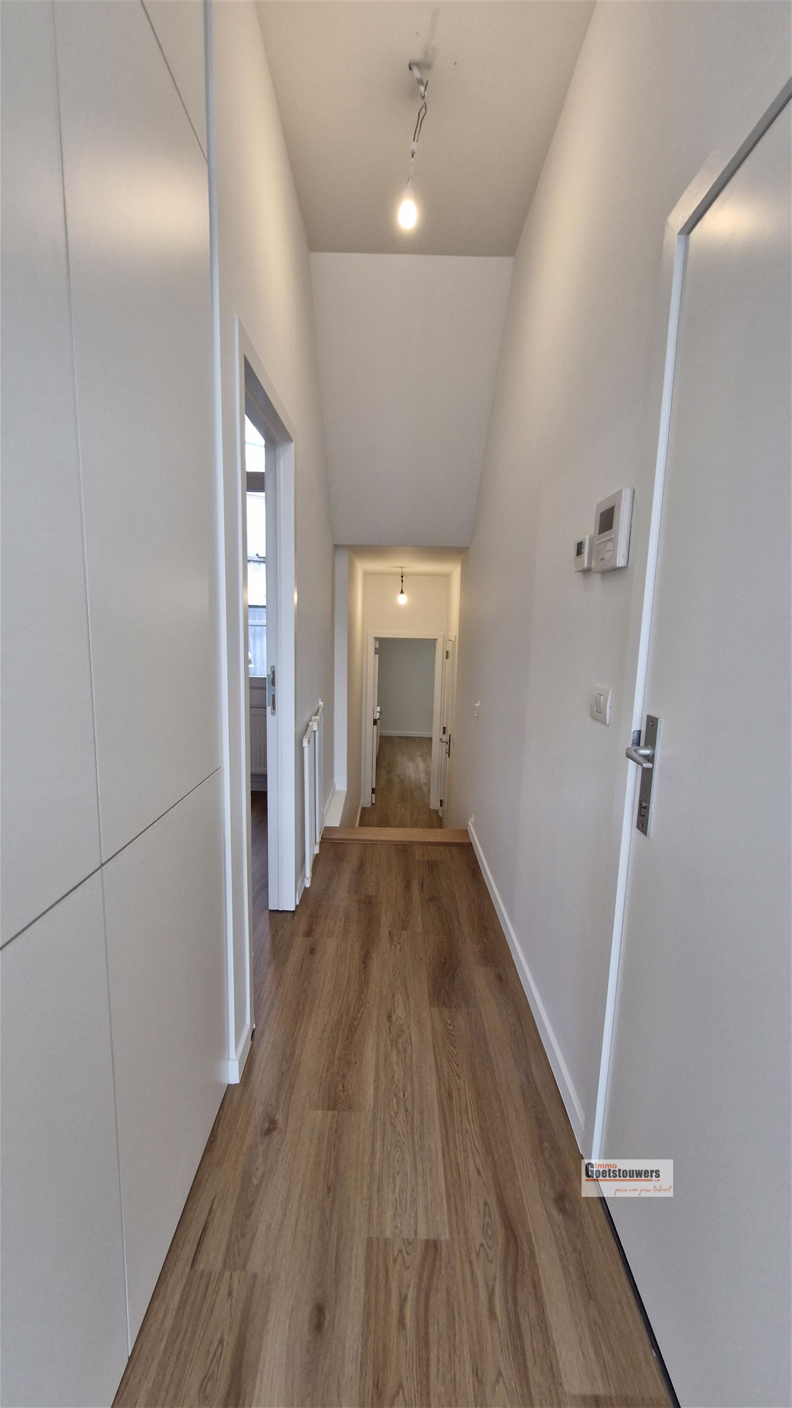 Gerenoveerd app op de 1ste verd. met 2 slaapkamers - foto 3