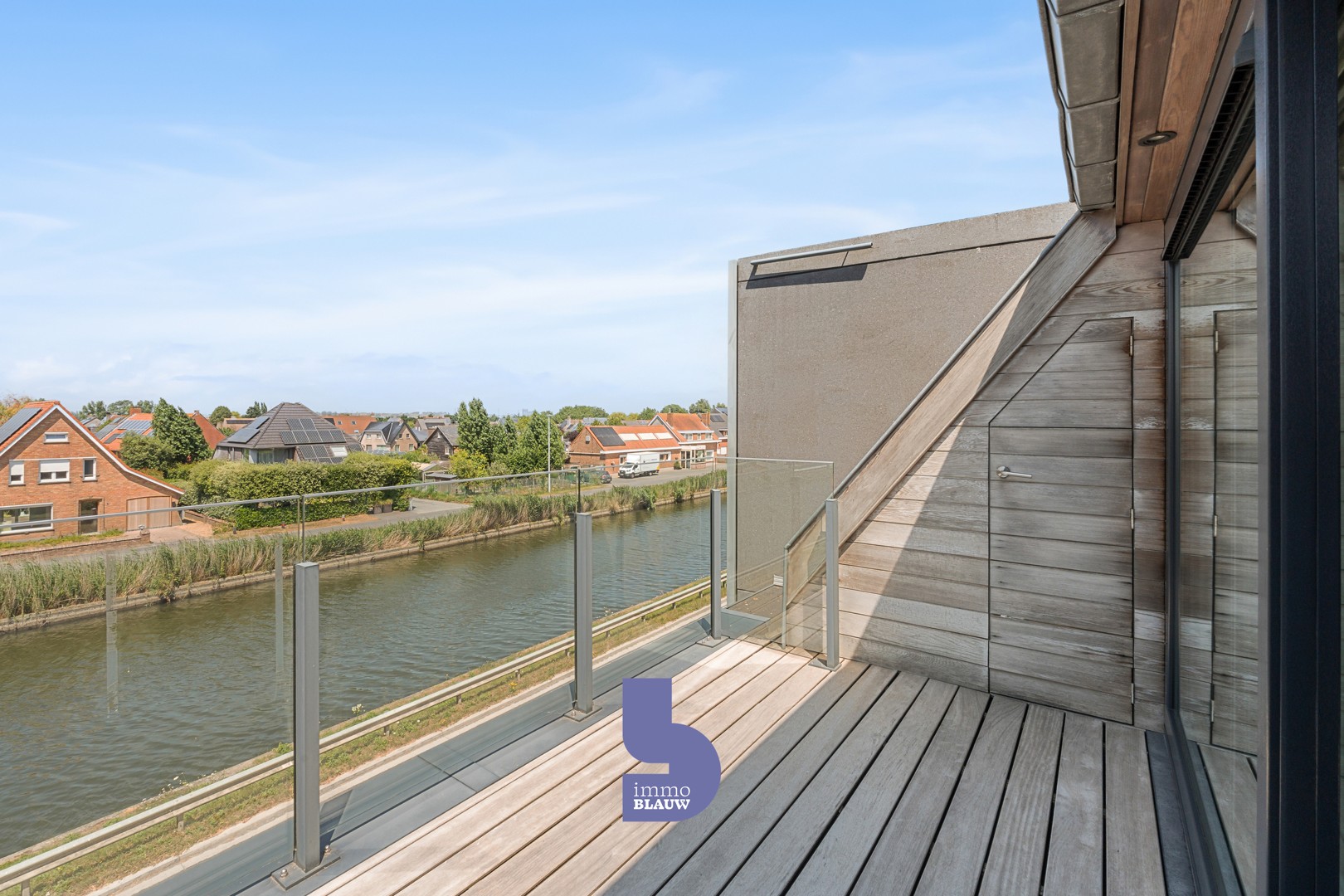 Ruim duplexappartement met prachtig zicht op de Vaart van Oudenburg! - foto 4