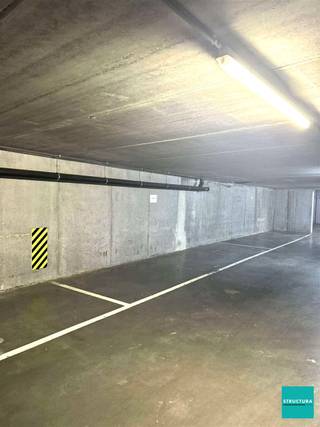 Ondergrondse parkeerplaats te koop Anderlecht.De parking bevindt zich in een recent gebouw en is gemakkelijk toegankelijk.Parkeren is...