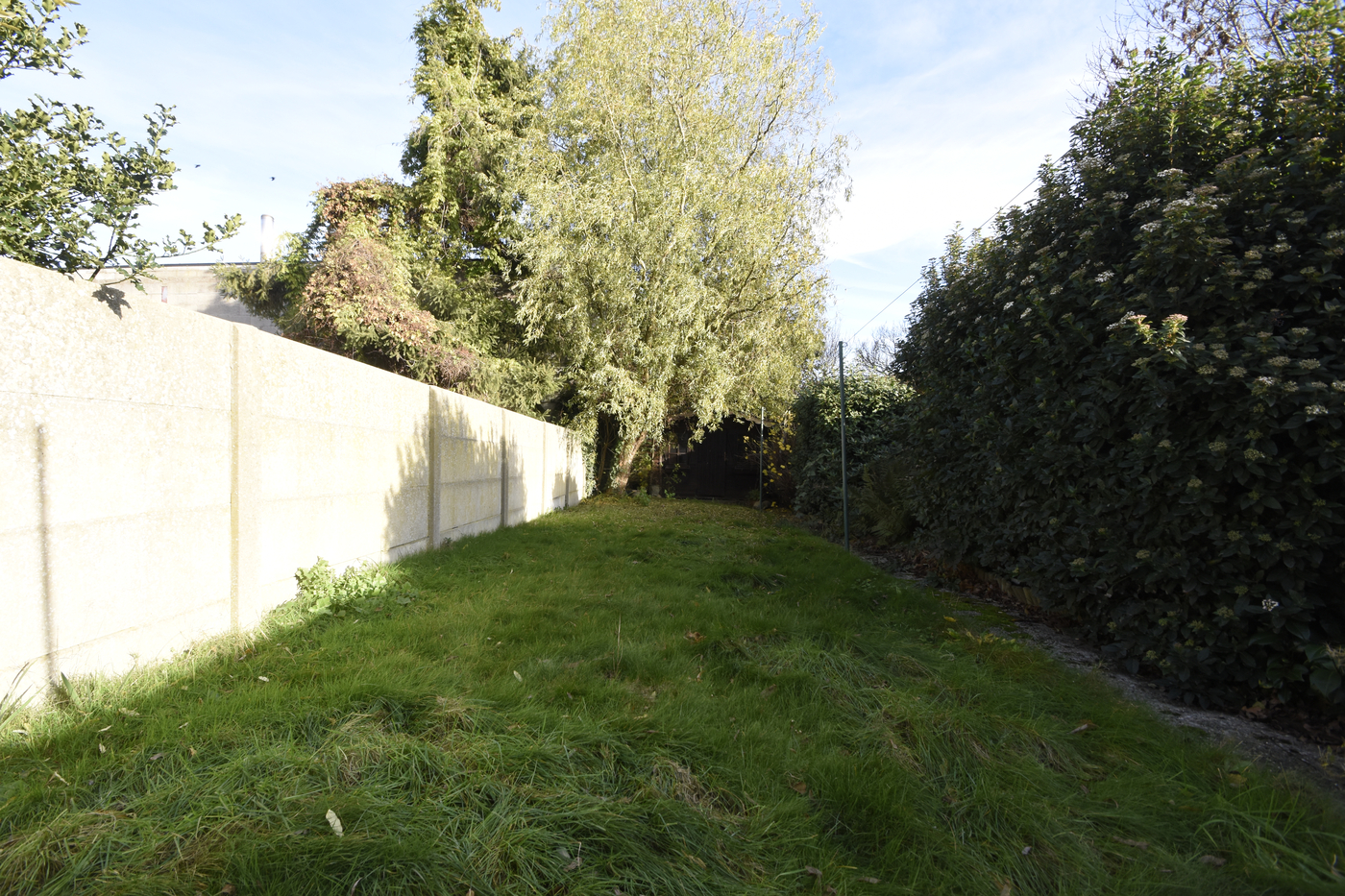 Op te frissen gezinswoning met 2 slaapkamers, ruime zolder en tuin - photo 4