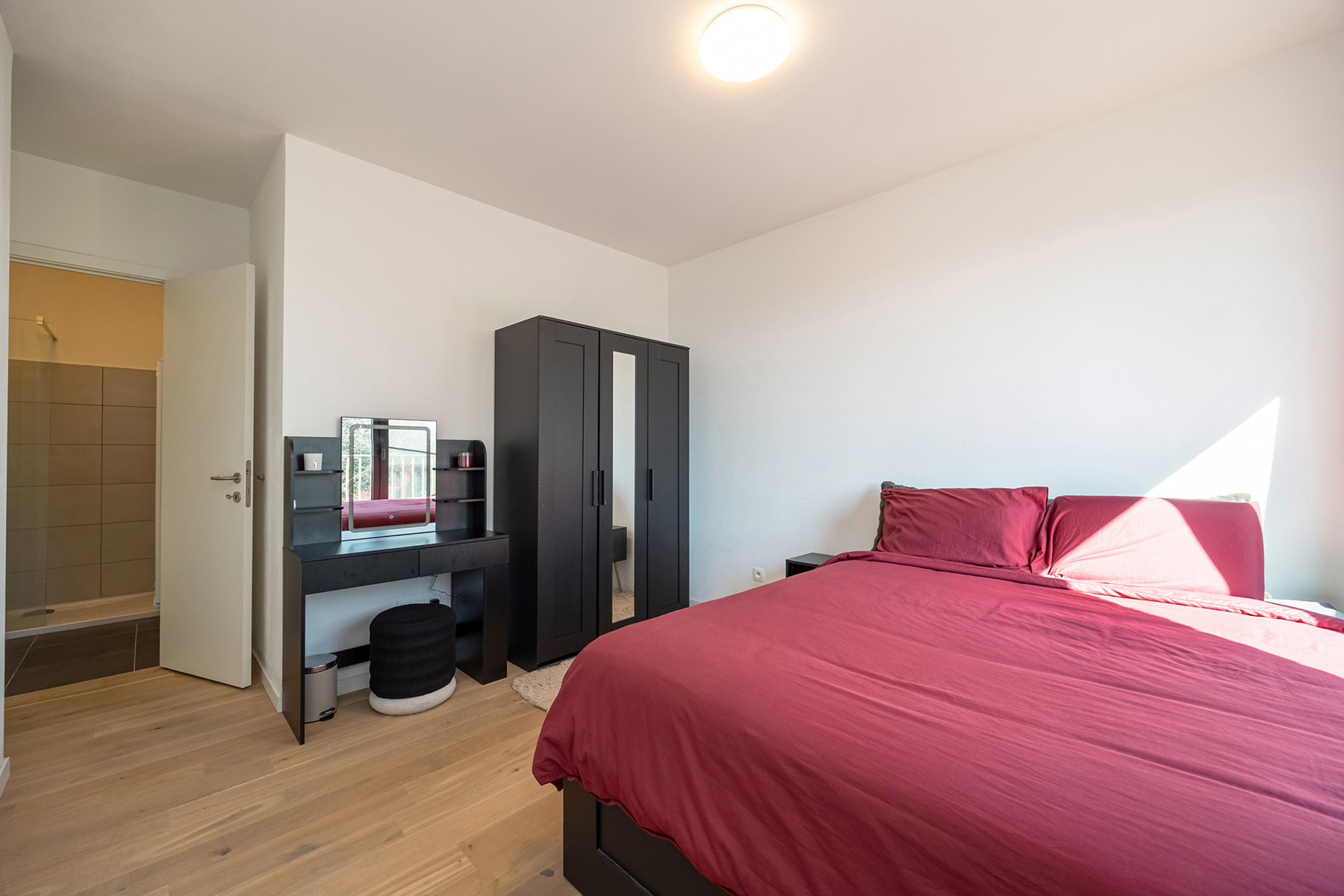 Modern 1-slaapkamerappartement met terras - foto 5