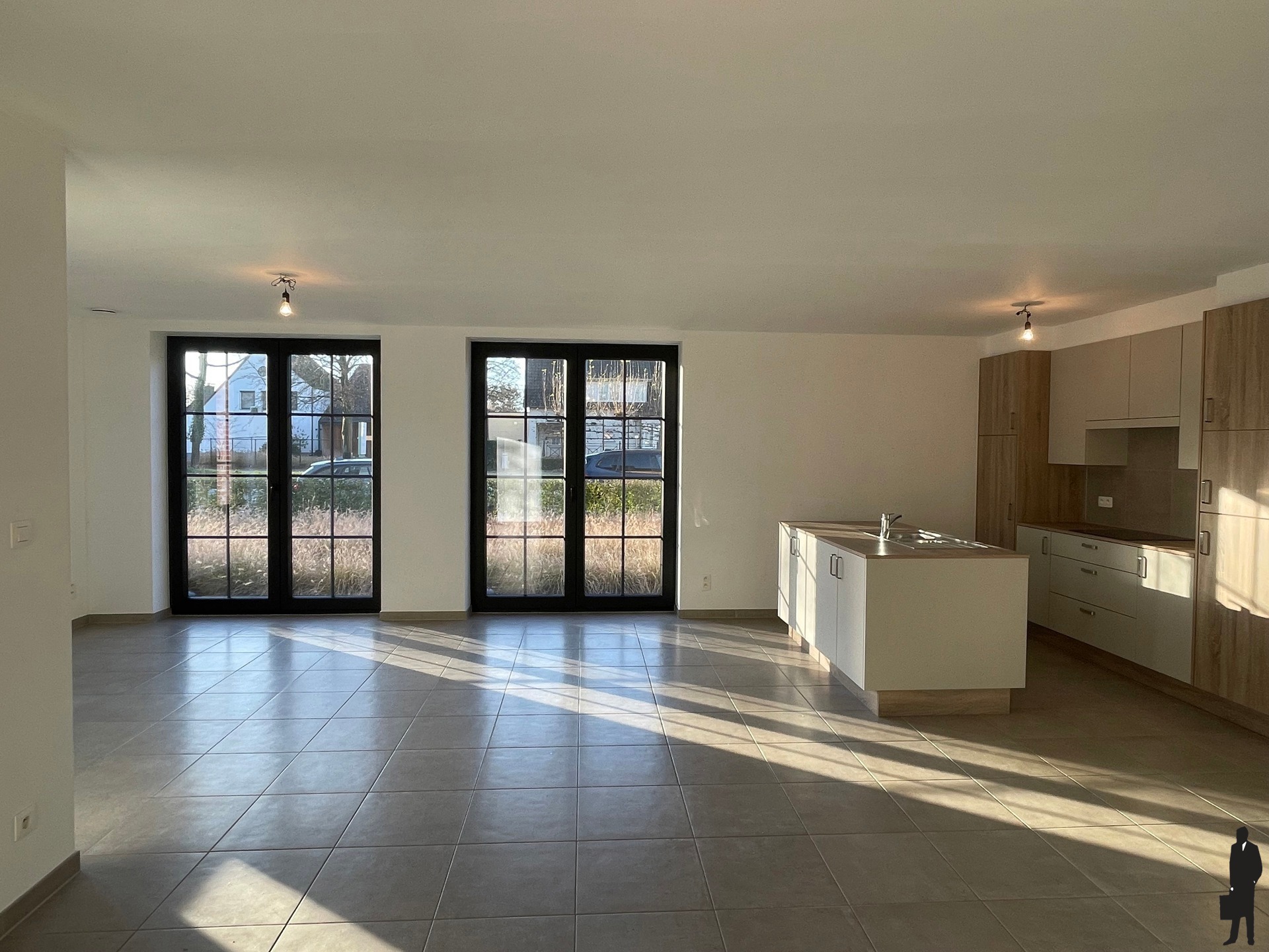 Gelijkvloers appartement met ondergrondse autostaanplaats - foto 3