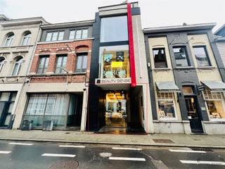 Handelspand te huur in centrum Dendermonde (87 m²) - vrij midden april 2026Uniek en instapklaar handelspand te huur op een absolute toplocatie in...