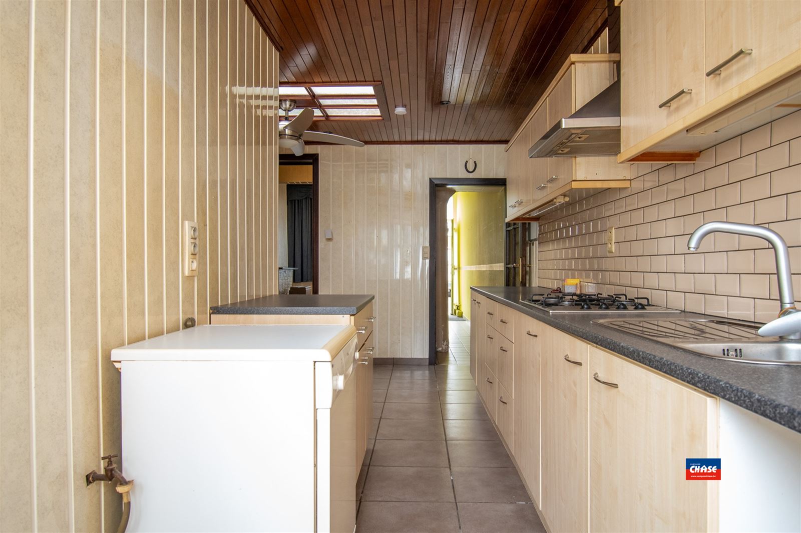 Te renoveren rijwoning met twee slaapkamers en tuin - foto 5