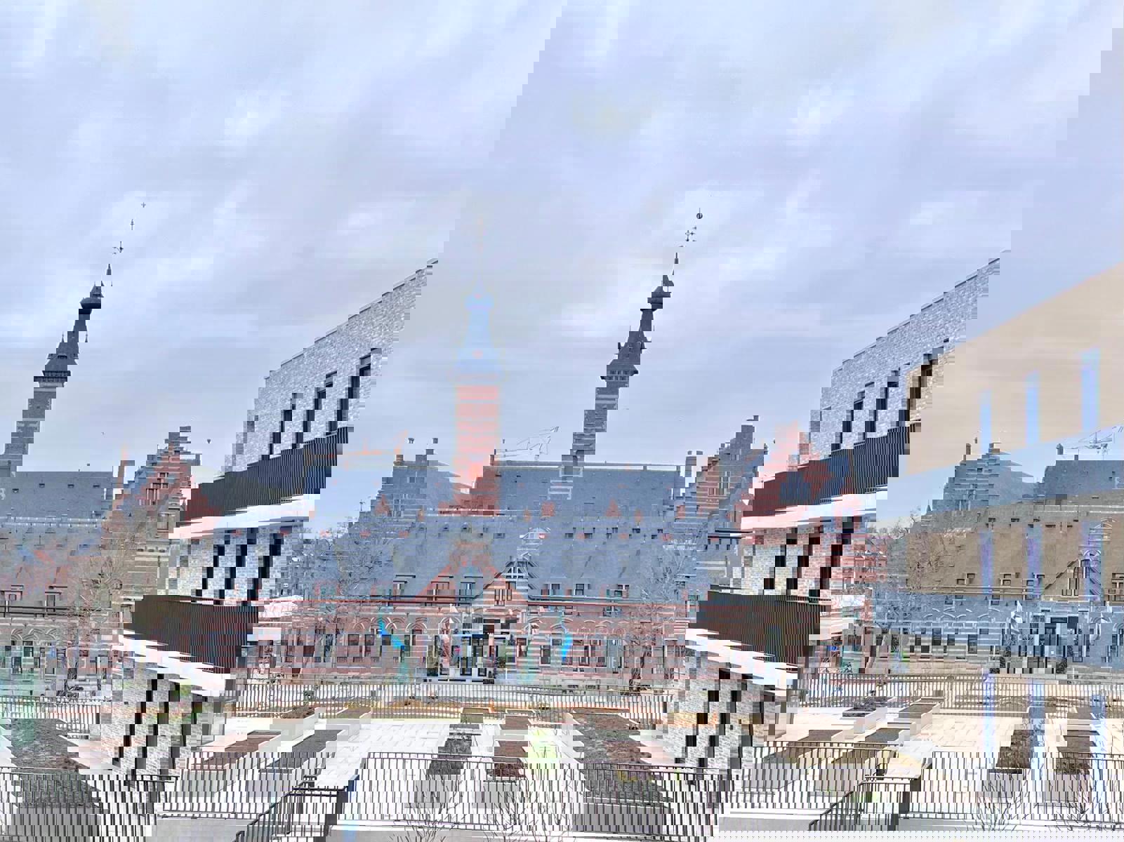 Licht, ruimte en comfort: nieuwbouwappartement met uniek zicht - foto 2