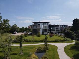 Residentie Estée is gelegen aan de Noorweegse Kaai in Brugge, vlakbij de Dampoort met prachtig zicht op de Damse Vaart.<br /><br />De historische Brugse binnenstad en het openbaar vervoer liggen in de directe nabijheid waardoor de residentie vlot bereikbaar is. <br />De ruime en standingvolle luxe-nieuwbouwappartementen zullen stuk voor stuk voorzien worden van alle moderne technieken en worden afgewerkt met uiterst duurzame kwaliteitsmaterialen. Ieder appartement geniet een prachtig ruim terras met zicht op het water of zicht op de groene omgeving. De centrale ligging en de ruime en luxueuze opvatting van het ontwerp dragen bij tot een aangenaam wonen of een interessante investering.<br /><br />Appartement 12 bus 00.01: <br />Inkomhall voorzien van vestiaire, open keuken met leefruimte met toegang tot ruim terras (26 m²) en tuin, aparte berging, gastentoilet, badkamer voorzien van dubbele lavabo en douche, 2 ruime slaapkamers met terras (8 m²).