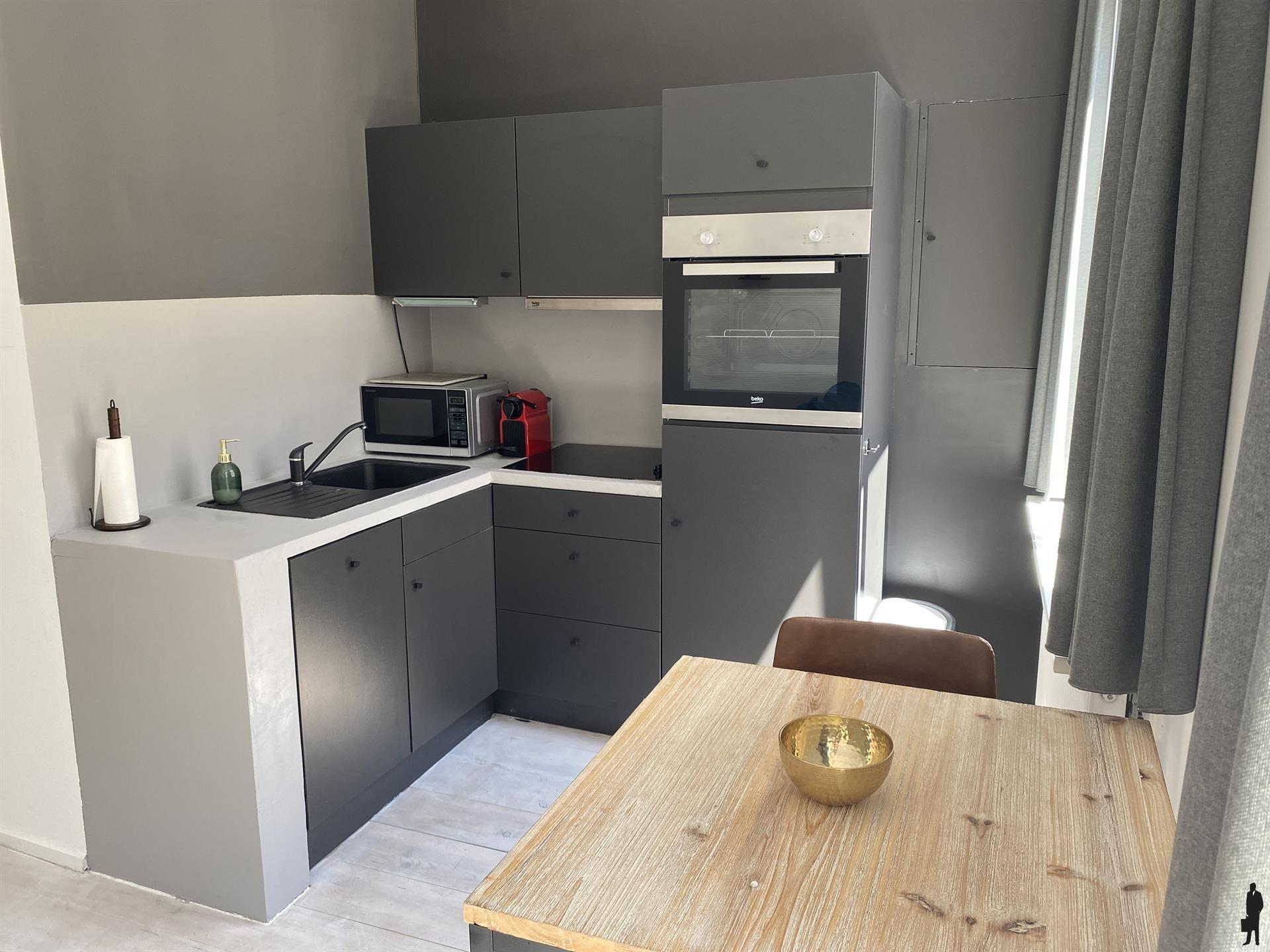 Gemeubeld appartement in een zijstraat van de Meir! - foto 4