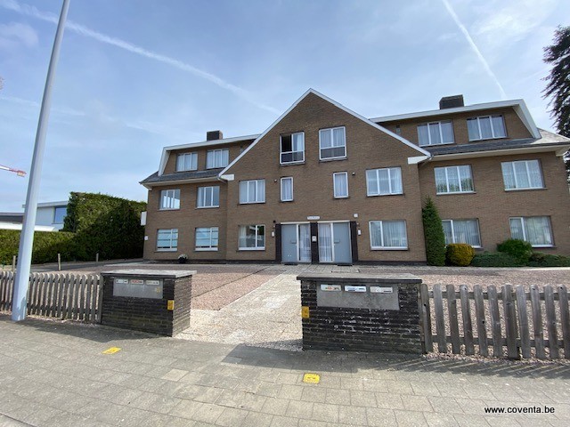 Ruim appartement met garage in rustige woonwijk te huur te Roeselare - foto 2