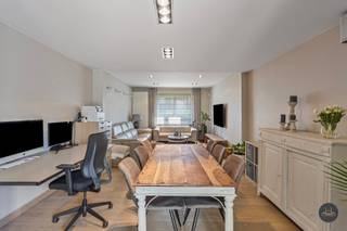 Meer info? 016/199.349 of wouter.beckx@homixx.beDeze volledig gerenoveerde woning (2015) met EPC-label B biedt comfort, ruimte en modern woonplezier...
