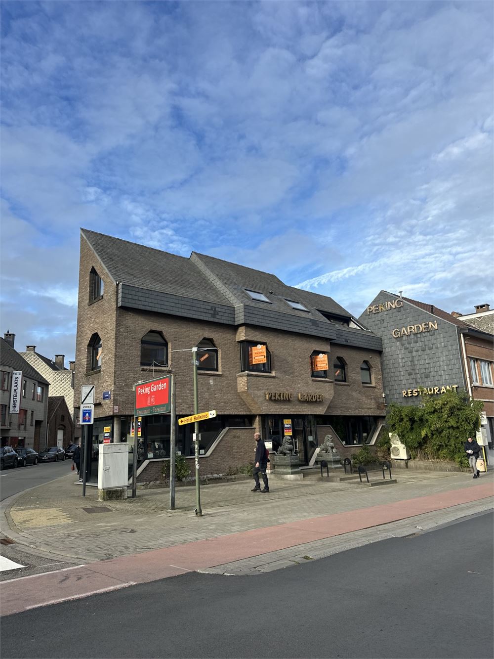 RUIM COMMERCIEEL PAND 450 M2 MET PARKING OP TOPLOCATIE - foto 2