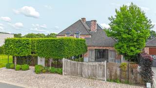 Exclusieve villa met zwembad op riant perceel in Koersel!Bij ImmoFusion 7/7 “open huis”: klik op onze 3D-TOUR.Ervaar vastgoed alsof je er zelf...