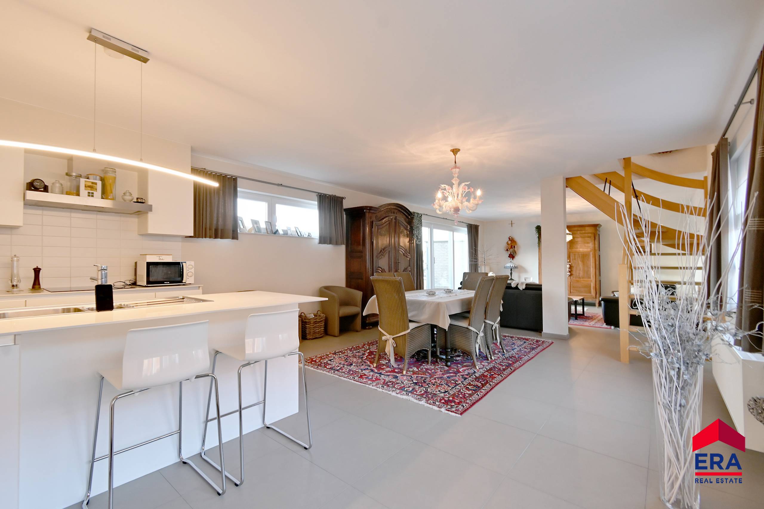 Prachtig appartement met 2 ruime slaapkamers te koop. - foto 4