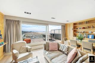 Penthouse unique situé à un emplacement exceptionnel sur la Place Rubens, dans la partie la plus ensoleillée de la digue de mer de Knokke...