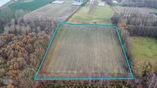 Perceel landbouwgrond van 1ha 46a 83ca te Meerle aan Lage Rooy.Kadaster: HOOGSTRATEN/4 AFD/MEERLE, Sectie BPercelen N° 164a & 166b aan € 8,51/m²Deze...