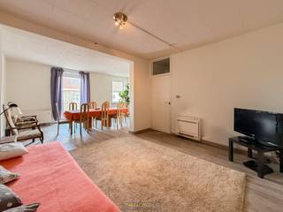 VEELZIJDIGE HANDELSRUIMTE met GARAGE, opslag en APPARTEMENT op een strategische locatie in het HART VAN OUDENAARDE. Deze eigendom biedt...