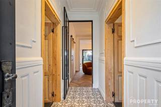 This renovated bourgeois house with garage, located at 71 Markegem Street in Wakken, combines heritage of character with modern contemporary...