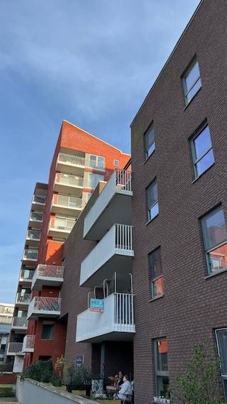 Dit instapklaar appartement is gelegen op de 1° verdieping in Dok Noord (rand van Gent), een super locatie (op wandelafstand van oa...