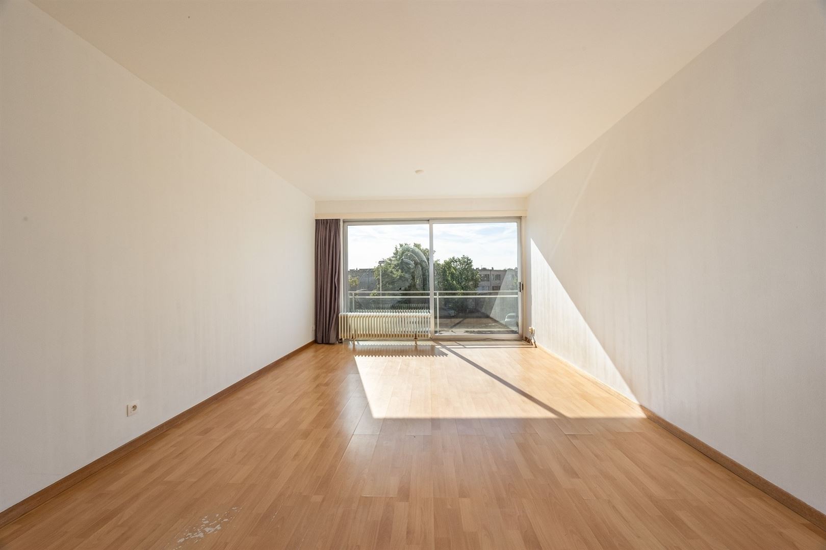 Verzorgd 1-slaapkamerappartement met balcon op centrale ligging - foto 4