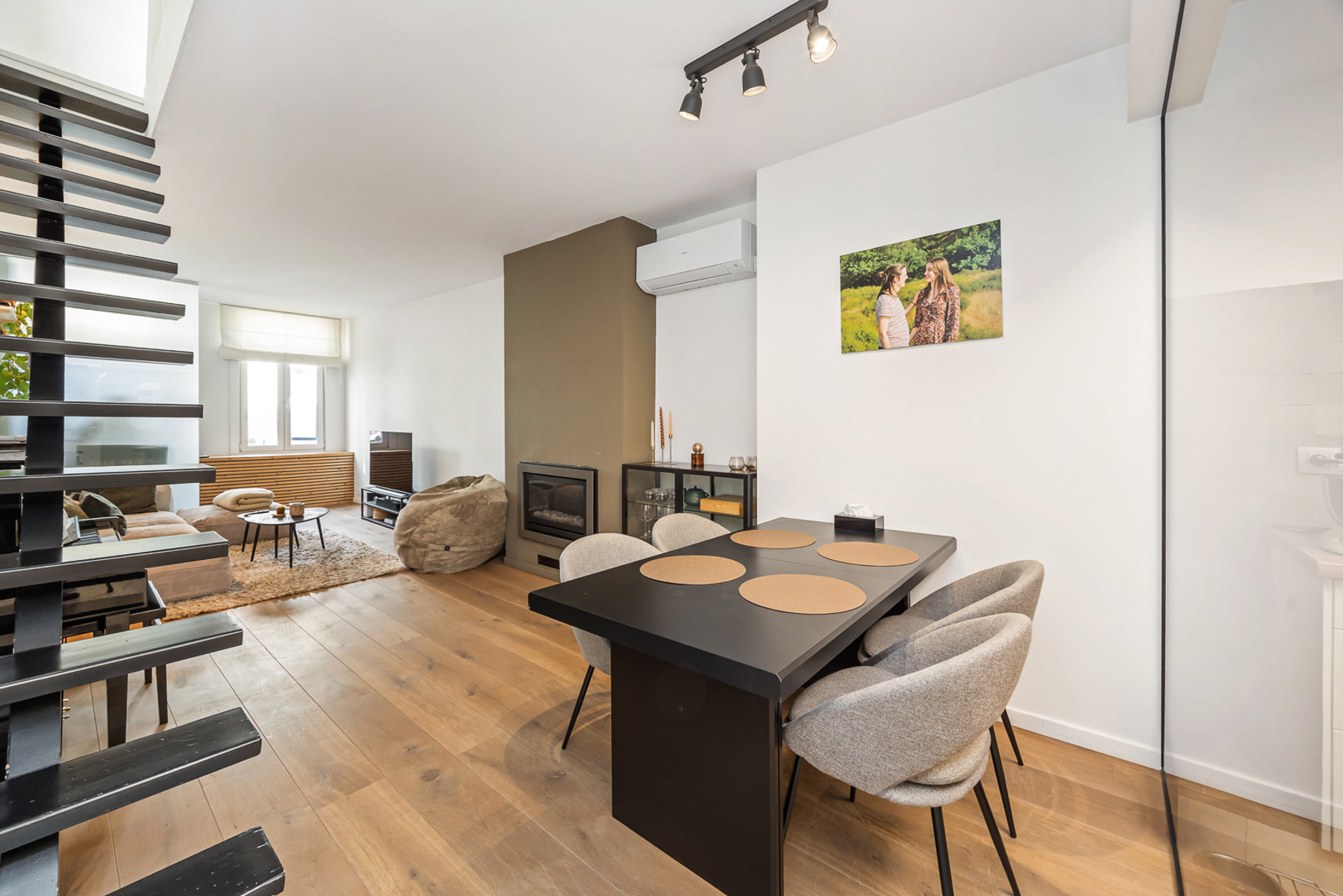 Karaktervolle stadswoning met riante tuin en achteringang - foto 4