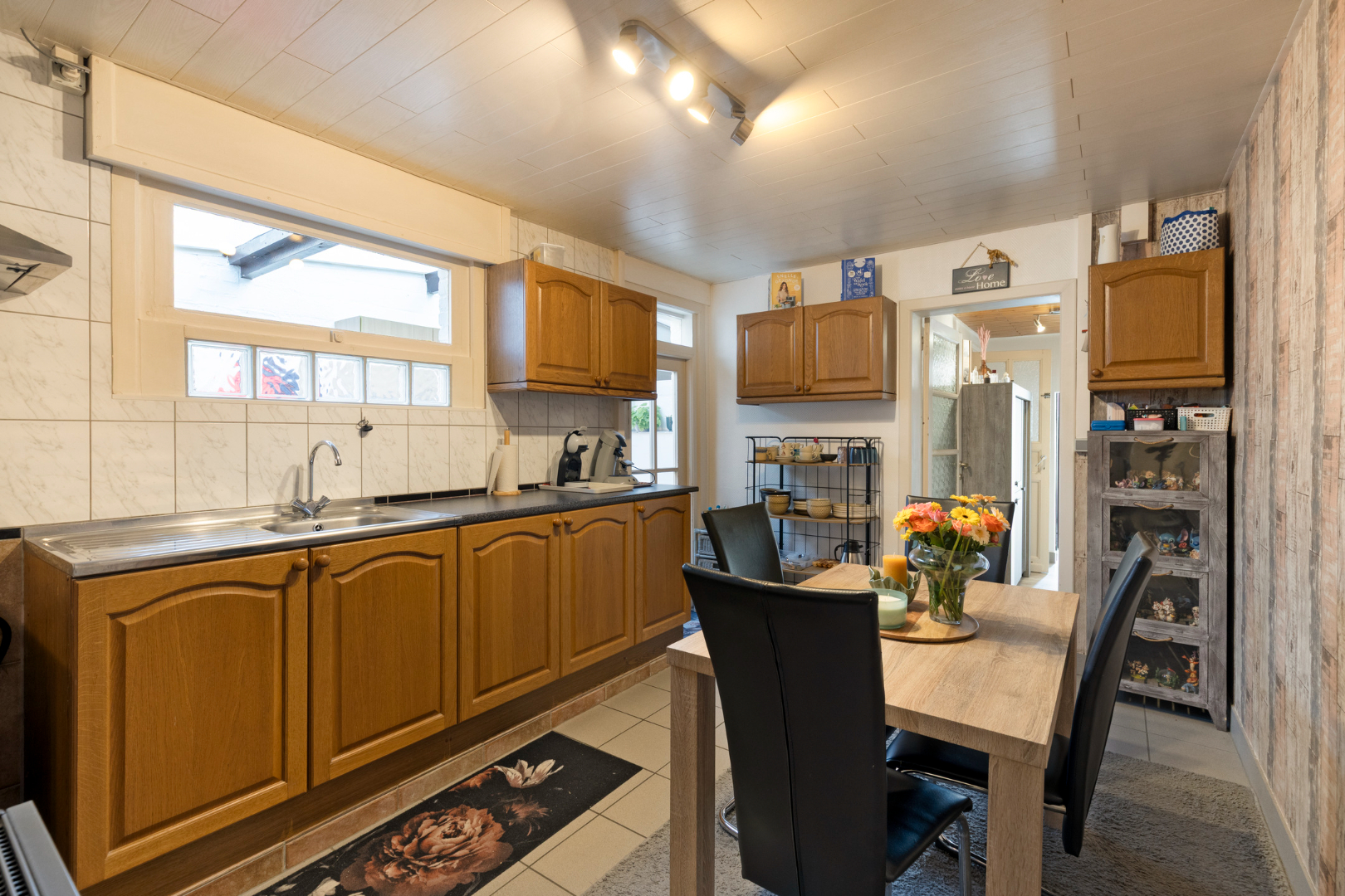 Charmante en kraaknette woning met ruime garage in Gullegem! - foto 5