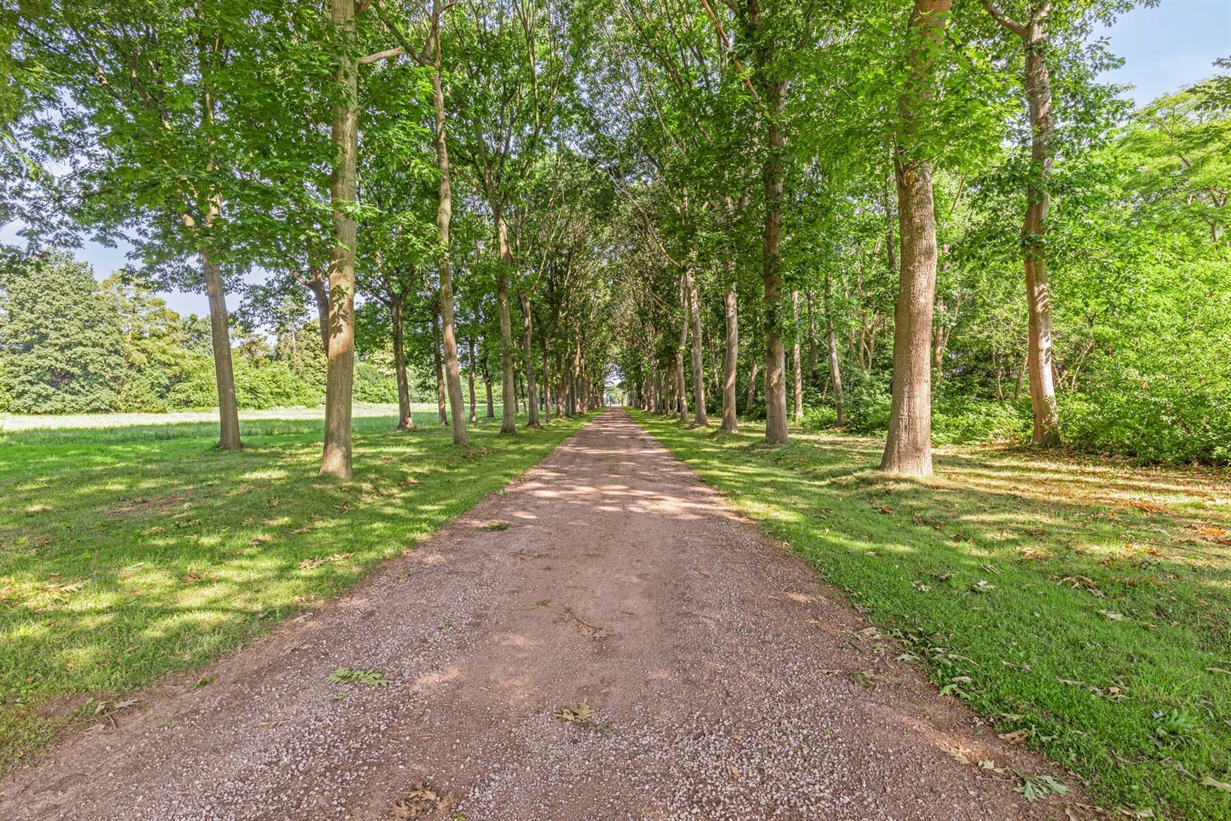 Uitzonderlijk koetshuis op kasteeldomein in Hansbeke, 487m² puur woongenot - foto 2