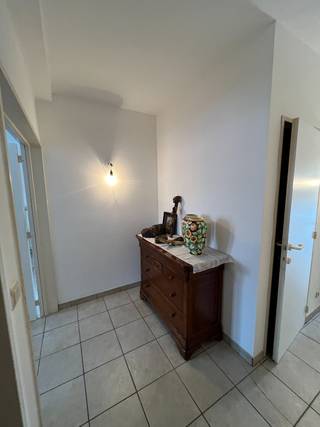 Zeer modern, net appartement in het centrum van Geel:Dit appartement bestaat uit:- Ruime woonkamer- Open, ingerichte keuken- Badkamer met ligbad en...