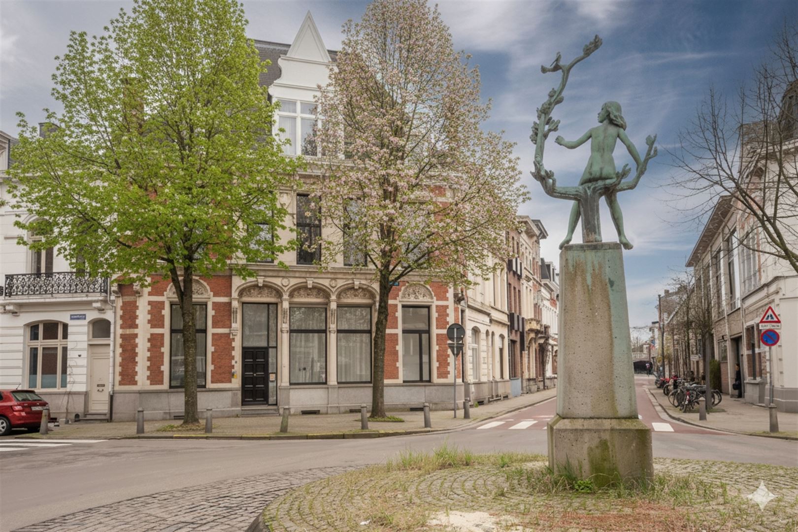 Majestueus burgerhuis met studio - foto 1