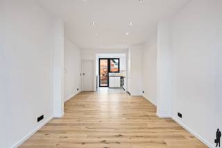 Energiezuinig appartement met 3 ruime slaapkamers en terras pal in het centrum van EdegemDit net gerenoveerde duplexappartement is ideaal gelegen in...