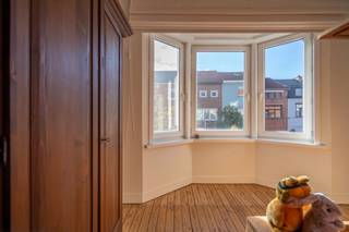 Gelegen in de rustige Jean Jaurèslaan in Gentbrugge, vind je deze charmante en karaktervolle ruime woning met veel mogelijkheden én een...