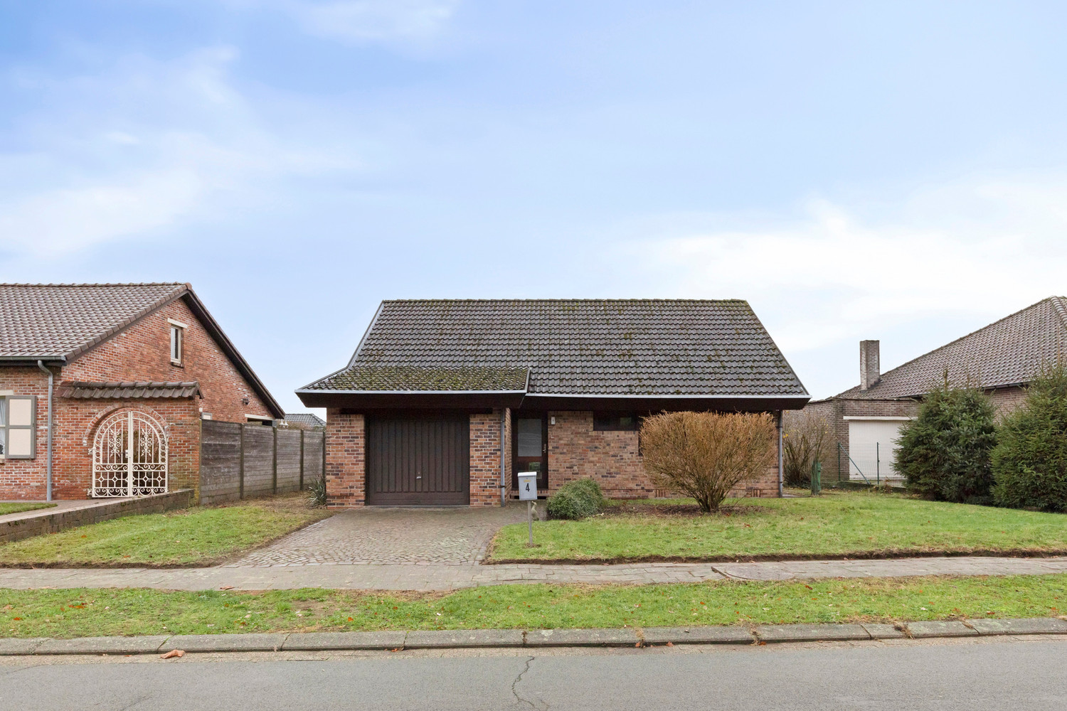 Rustig gelegen te renoveren OB met 3 slks en garage op 612m2! - photo 1