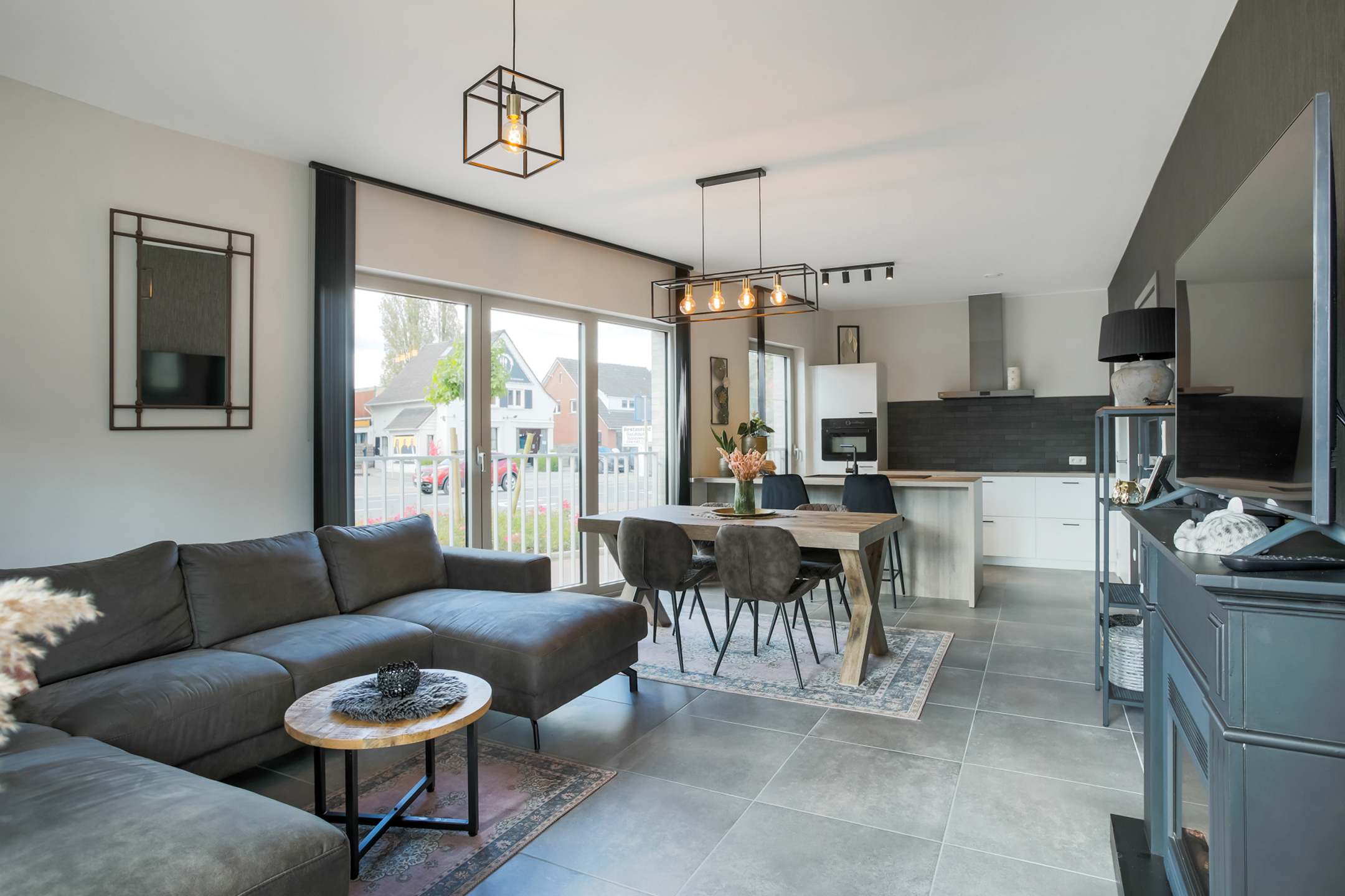 BEN Gelijkvloers appartement met 2 slaapkamers en garage - foto 1