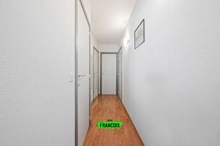 Gelegen in het centrum van Oostende, treffen we dit volledig instapklaar appartement aan dat te huur wordt aangeboden. Op wandelafstand heeft u...
