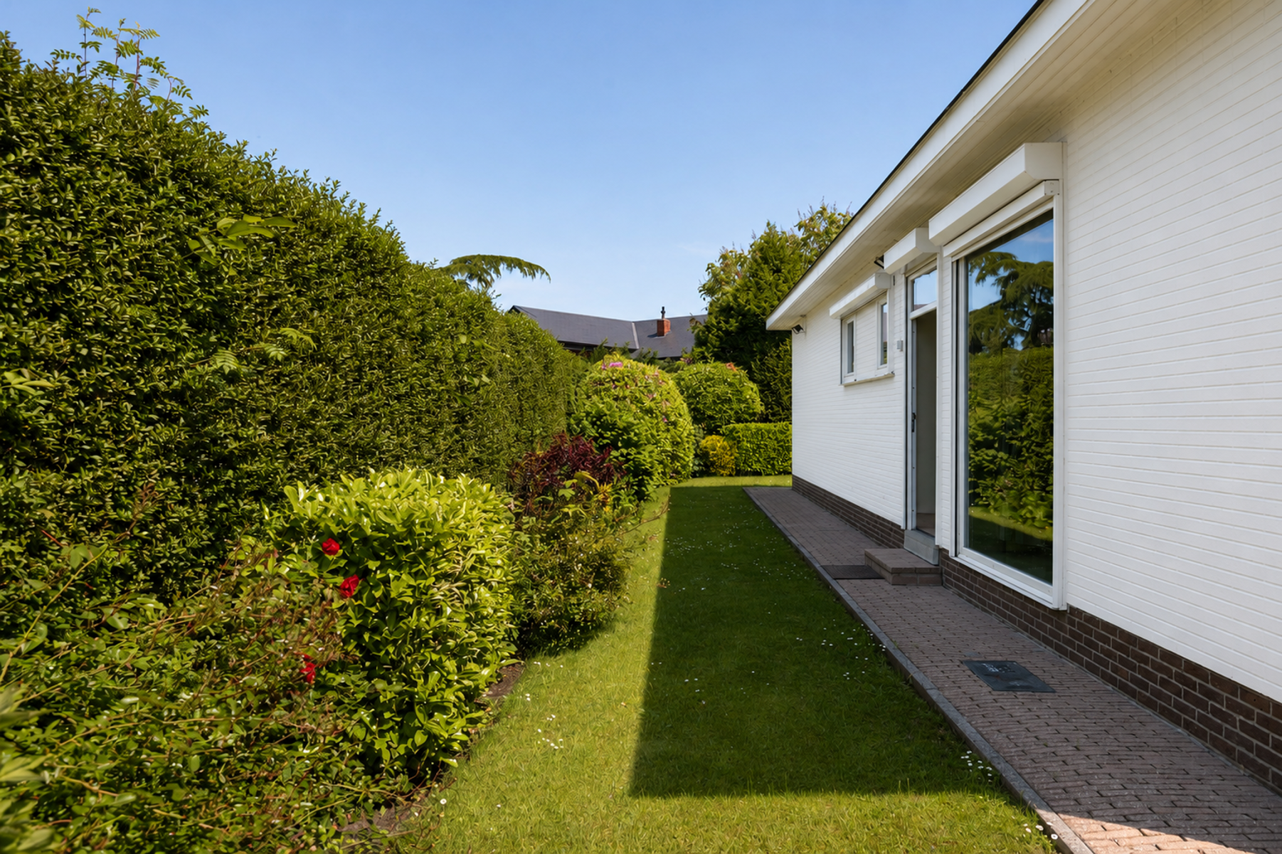 Ruime gezinswoning met veel potentieel op toplocatie te Ekeren! - foto 3