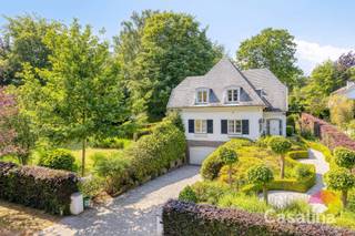Casalina Real Estate vous propose à la vente dans l’un des quartiers les plus prisés de Kraainem, à deux pas de la Place Dumon cette spacieuse villa...