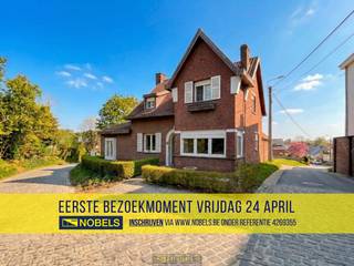 <span><span><strong>1ste bezoekdag vrijdag 24 april! Inschrijven kan via www.nobels.be onder referentienummer 4269355.</strong></span></span><br /><br />CHARMANTE OPEN BEBOUWING met een RUIME BEWOONBARE OPPERVLAKTE van ca. 264 m², gelegen op een IDYLLISCHE en GROENE LOCATIE te Mater (Oudenaarde). Deze eigendom bevindt zich op een RUIM PERCEEL van ca. 1.270 m² en geniet van een PRACHTIG OPEN ZICHT, wat zorgt voor RUST EN PRIVACY. Dankzij de RUIME INDELING is deze woning niet alleen de IDEALE GEZINSWONING, maar ook perfect geschikt voor de COMBINATIE WONEN EN WERKEN. Met een EPC-label D en de aanwezigheid van 10 ZONNEPANELEN is er bovendien GEEN RENOVATIEVERPLICHTING van toepassing.<br />De indeling gaat als volgt: via de inkomhal met gastentoilet heeft u toegang tot een aparte bureauruimte, een gelijkvloerse slaapkamer en de ruime open leefruimte met ingerichte keuken. Aansluitend bevindt zich een polyvalente hobbyruimte, momenteel ingericht als kinderopvang. Verder beschikt het gelijkvloers over toegang tot de kelder, een garage en extra bergruimte. Op de 1ste verdieping vindt u 2 slaapkamers en een ingerichte badkamer. Boven de garage bevindt zich nog een 3de slaapkamer, wat extra flexibiliteit biedt.<br />Buitenshuis geniet u van een ruime oprit, een aangenaam terras en een uitgestrekte tuin met tal van mogelijkheden (mogelijkheid tot creëren van bouwperceel).<br /><br />Adres: Sint-Amelbergastraat 3 te Oudenaarde<br /><br />EPC: 383 kWh/m², G-score en P-score A, Geen renovatieverplichting van toepassing