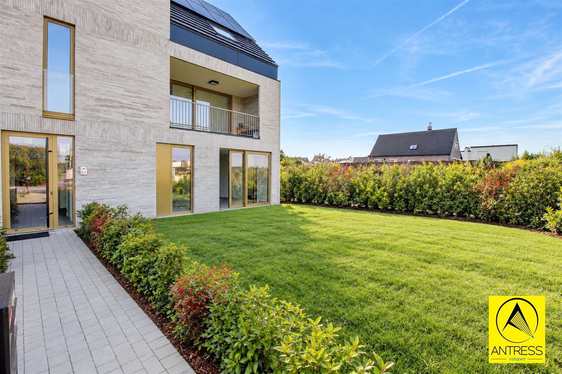 Nieuwbouw (6% BTW) gelijkvloers 3 slaapkamer appartement met voor- en achtertuin en autostaanplaats! - foto 3