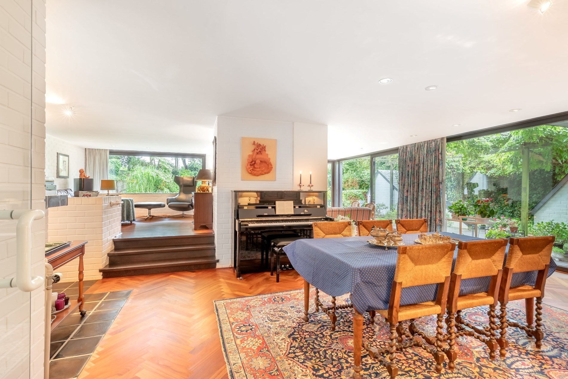 Residentieel gelegen villa met prachtige tuin! - foto 4