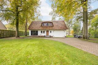 Ontdek deze unieke, volledig gerenoveerde villa waar karakter en modern wooncomfort naadloos samenkomen. Dankzij de gunstige EPC-score geniet u...