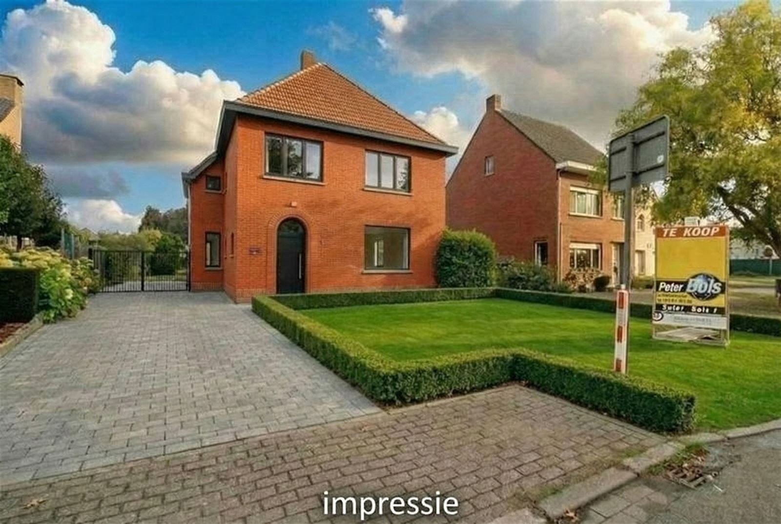 VOLLEDIG TE RENOVEREN CHARMANTE WONING op 1325 m² - foto 2