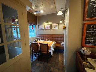 Uitstekend gelegen handelsgelijkvloers met een totale oppervlakte van 78 m² in Wenduine, momenteel uitgebaat als restaurant.Het pand is verhuurd op...