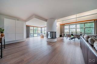 Turnkey villa – fully equipped and ready to move inIdeally located in the sought-after Driesenweg/Linthoutsstraat area, at the gates of Brussels,...