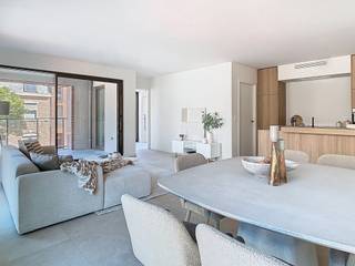 <br />Wonen in residentie Cornu is wonen op enkele stappen van het levendige stadscentrum van Hasselt. <br /><br />Dit stijlvolle appartement met 2 slaapkamers biedt 99,91m² bruto bewoonbare oppervlakte en heeft onder andere deze troeven:<br />+ Toplocatie in Hasselt<br />+ Ruim terras van 11,18m²<br />+ Zeer energiezuinig met semi-collectief energiesysteem<br />+ Kwalitatieve afwerking<br />+ Veel lichtinval dankzij de grote raampartijen<br />+ Parking en kelderberging<br /><br />Verkoopprijs: € 405.000<br />All-in prijs 6% met parking en kelderberging: € 487.000<br />All-in prijs 21% met parking en kelderberging: € 542.000<br /><br />Wil je dit luxueus appartement graag eens met eigen ogen zien? Neem contact op met Vestio via 011 800 000 of info@vestio.com voor een bezoekje.