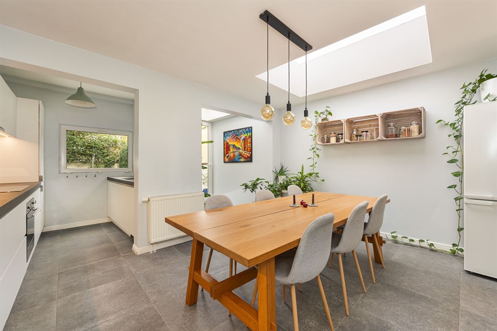 Lichtrijke stadswoning met groene koer - foto 5