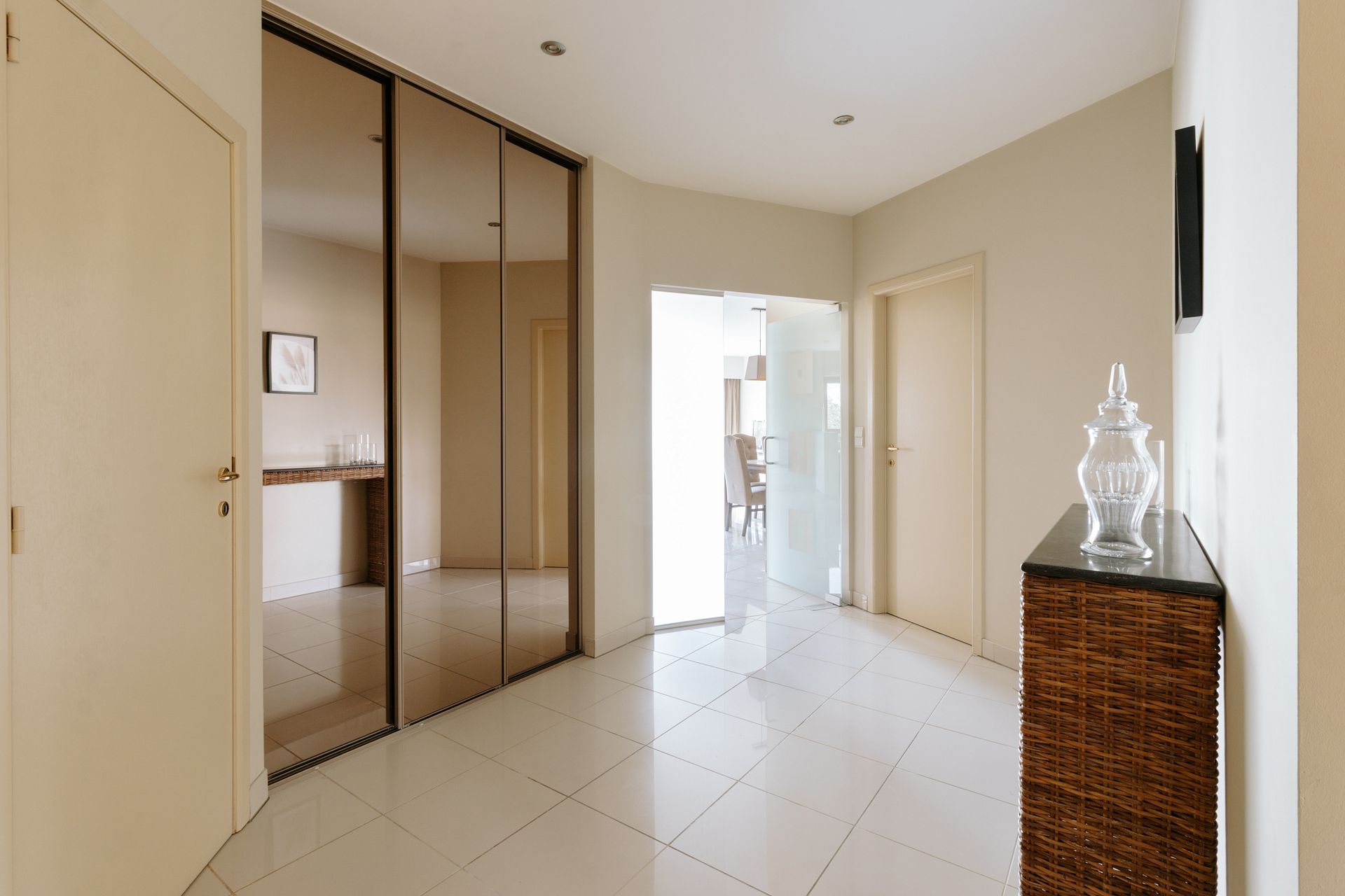 2‑slaapkamerappartement met garage in gated community - foto 2