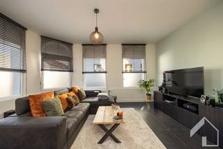 Recent gerenoveerde hoekwoning nabij het centrum van Lier, op wandelafstand van winkels, scholen en openbaar vervoer, en de groene long rond Lier...